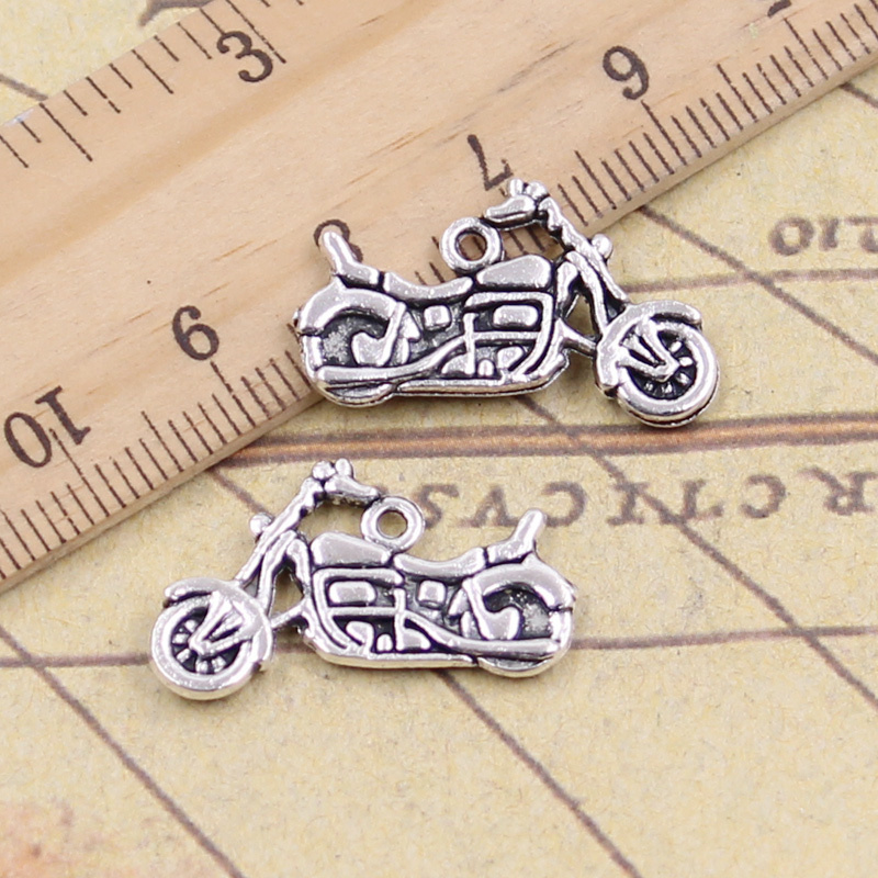 Vintage Fashion Finds - 20 Chiếc Vòng Tay Xe Máy