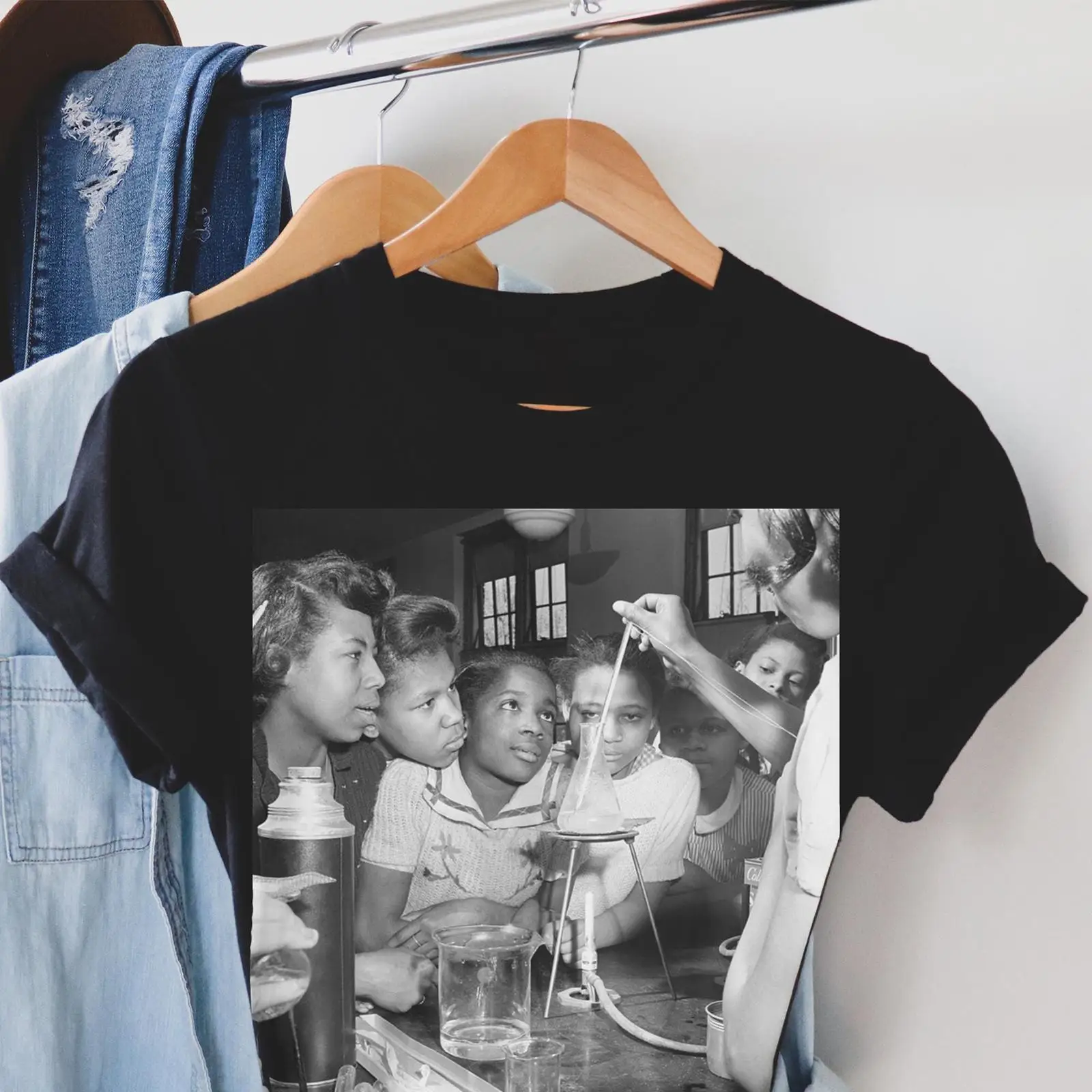 Black Girls in Science Class T - đánh giá và giá Vintage Fashion History